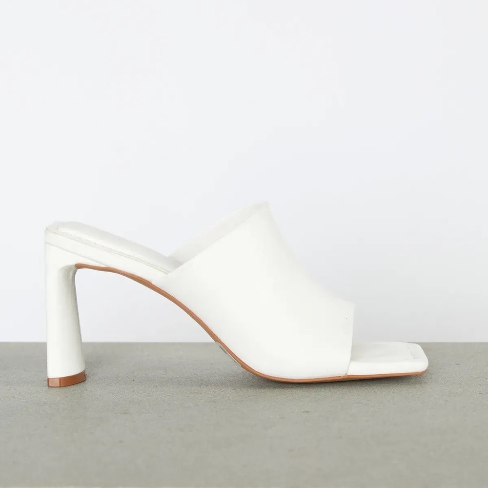 OAK + FORT White 90s Peep Toe Mules Size 9